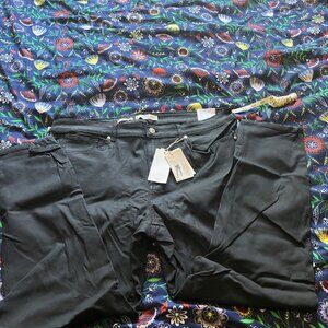 NWT - Mango Black Waxed Skinny Jeans - Medium Rise Waist - But Lifting!